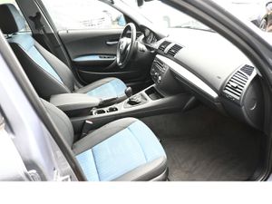 BMW 116 i 5-tür *Advantage* mit Serviceheft