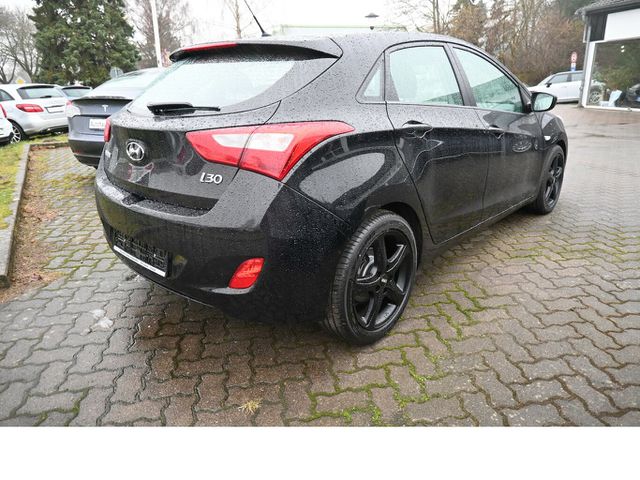 HYUNDAI i30 1.4 *Classic* Klima 17Alus HU-neu