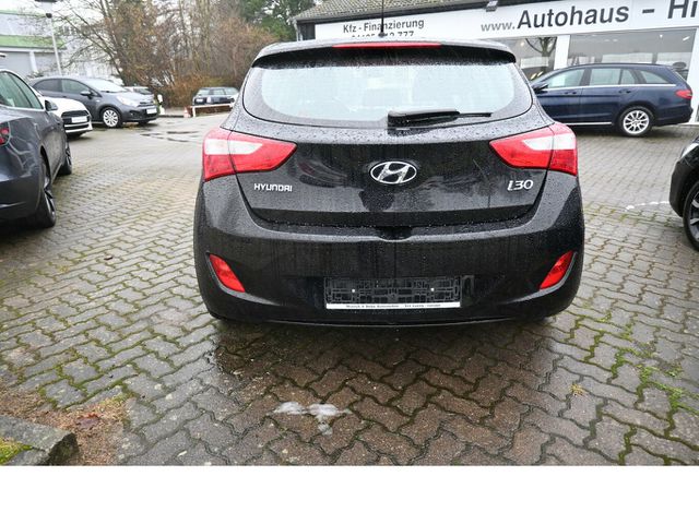 HYUNDAI i30 1.4 *Classic* Klima 17Alus HU-neu