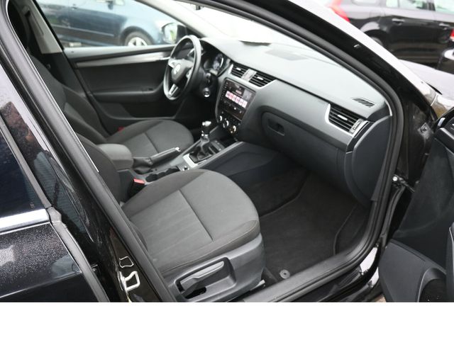 SKODA Octavia 1.5 TSI Combi *Style* Navi LED DAB 17Alu