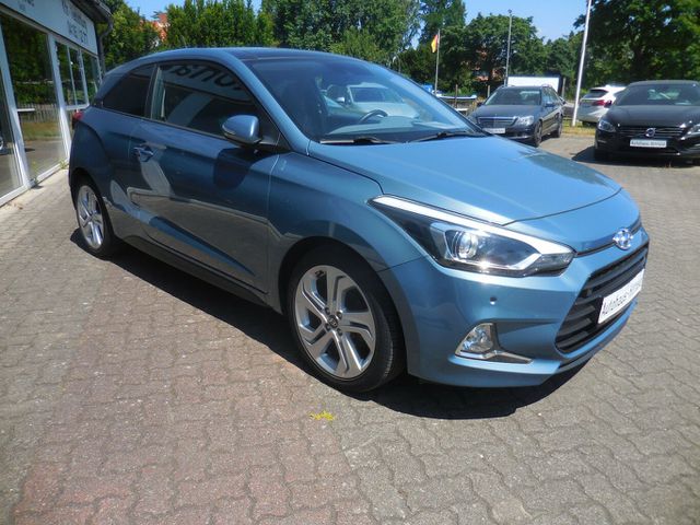 HYUNDAI i20 1.4 Coupe *Style* NAVI Pano PDC-Cam 17Alus