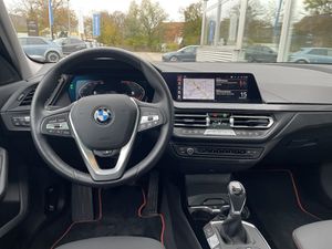 BMW 118i Sport Line Head-Up DAB LED WLAN Pano.Dach