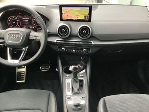 AUDI Q2 S line 35 TFSI Matrix ACC Navi Kamera