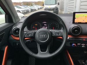 AUDI Q2 Design 35 TFSI LED Navi SHZ EPH+ Optikp.