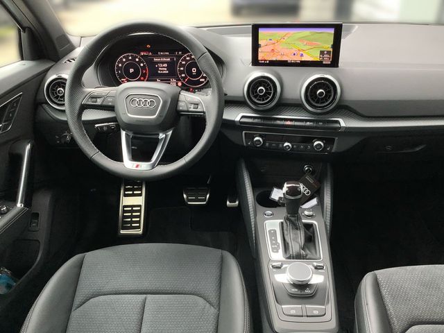 AUDI Q2 S line 35 TFSI Matrix ACC Navi Kamera