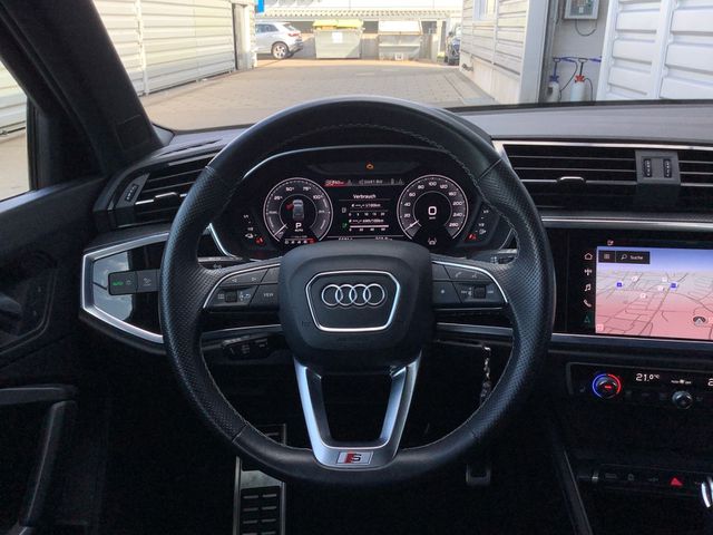 AUDI Q3 TFSI e