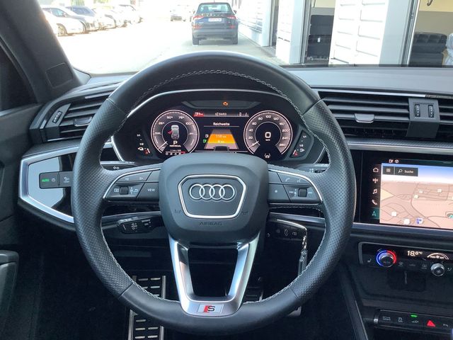 AUDI Q3 TFSI e