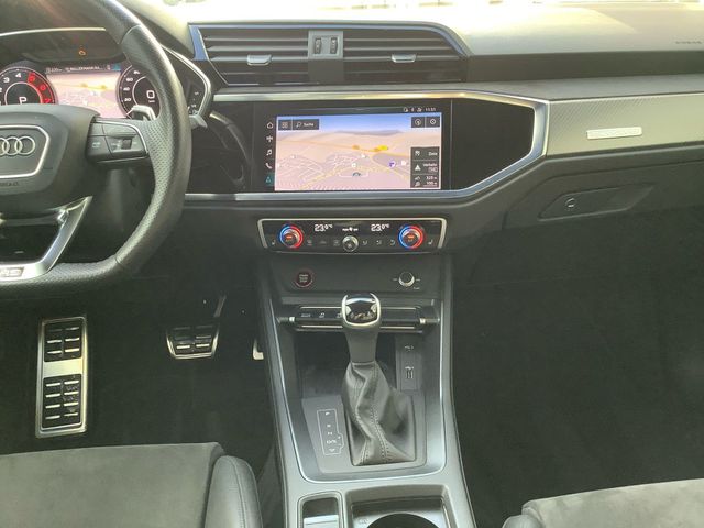 AUDI RS Q3 Matrix ACC Pano AHK RS-AGA Navi 360°