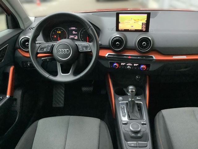 AUDI Q2 Design 35 TFSI LED Navi SHZ EPH+ Optikp.