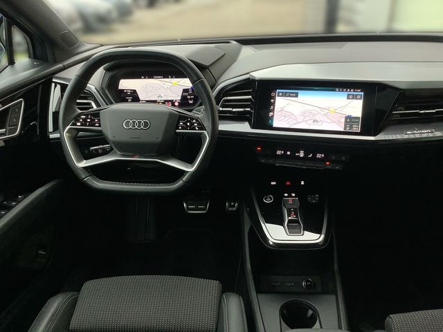 AUDI Q4 50 e-tron quat S line Matrix ACC Pano HuD AHK