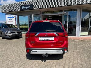 MITSUBISHI Outlander ACTIVE 2WD Active 2WD