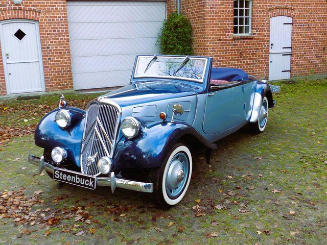 Citroën Traction Avant 640w