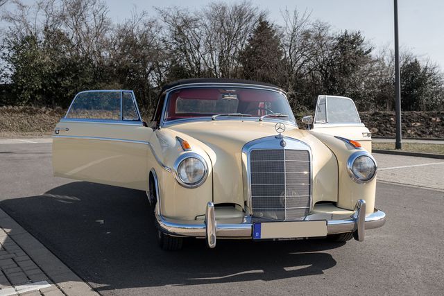 Mercedes-Benz Ponton 220 SE Cabriolet