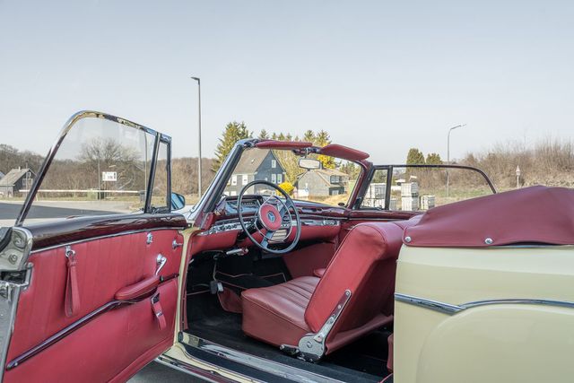Mercedes-Benz Ponton 220 SE Cabriolet