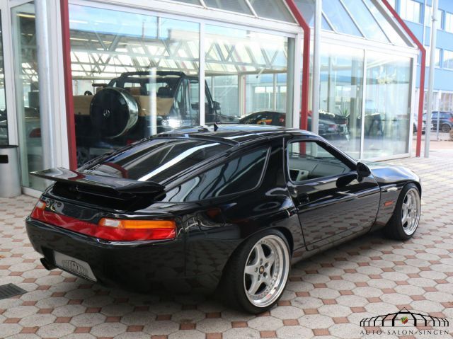 PORSCHE 928 GTS