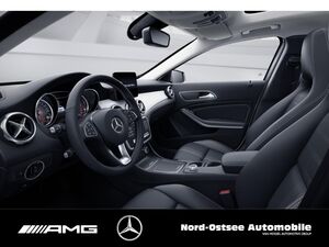 MERCEDES-BENZ GLA 200 URBAN LED KAMERA PANO DAB PARKPILOT NAVI