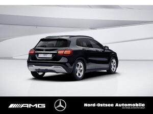 MERCEDES-BENZ GLA 180 STYLE PANO LED NAVI KAMERA SITZHEIZUNG