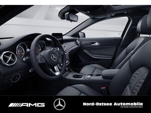 MERCEDES-BENZ GLA 180 STYLE PANO LED NAVI KAMERA SITZHEIZUNG