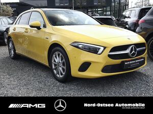 MERCEDES-BENZ A 250 e Style 360 AHK PANO MULTIBEAM TOTWINKEL
