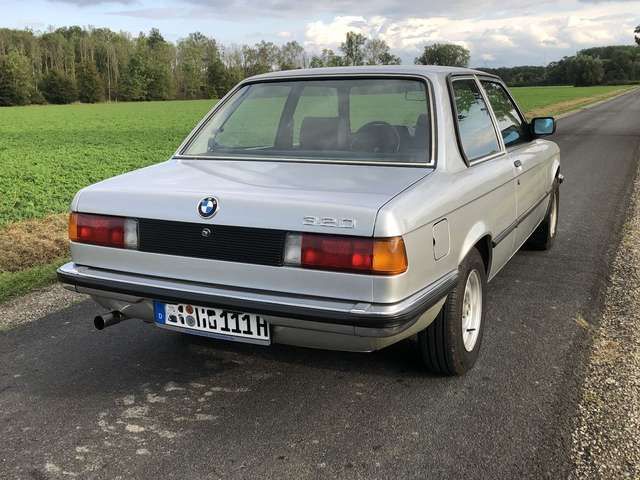 BMW 320