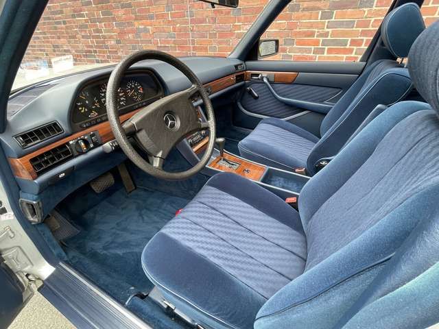 Mercedes-Benz S260 SE *** geringe Laufleistung