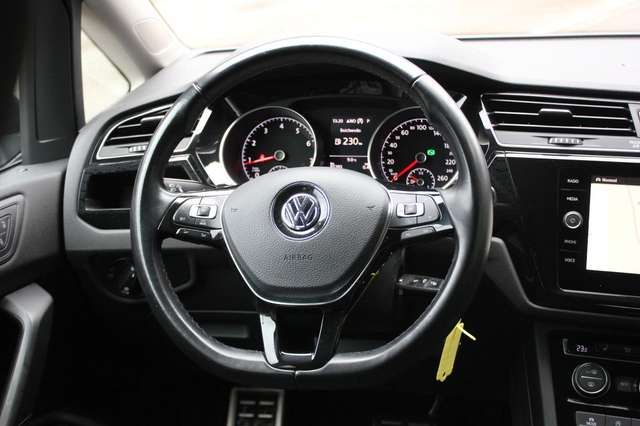 VW Touran Sound 1.4 TSI DSG Navi,LED,ACC,Kamera