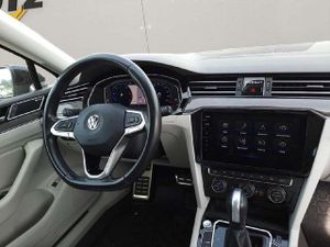 VW Passat Variant