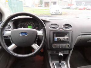 Ford Focus Turnier 1.6 16V Ghia *Automatik*2.Hand*HU a.W. neu