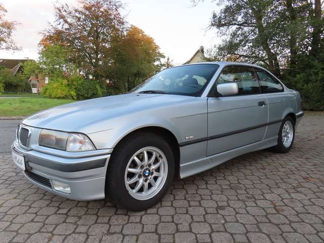 BMW 316 i Coupé Exclusiv Edition *nur 108 TKM*Leder*eSD