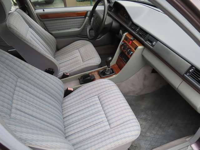 Mercedes-Benz E200 D W124 *H-Kennzeichen*HU neu*Klima*5-Gang*3.Hand*