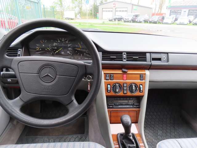 Mercedes-Benz E200 D W124 *H-Kennzeichen*HU neu*Klima*5-Gang*3.Hand*