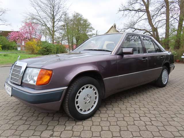 Mercedes-Benz E200 D W124 *H-Kennzeichen*HU neu*Klima*5-Gang*3.Hand*
