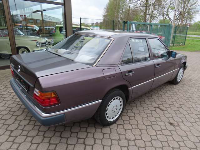 Mercedes-Benz E200 D W124 *H-Kennzeichen*HU neu*Klima*5-Gang*3.Hand*