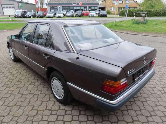 Mercedes-Benz E200 D W124 *H-Kennzeichen*HU neu*Klima*5-Gang*3.Hand*