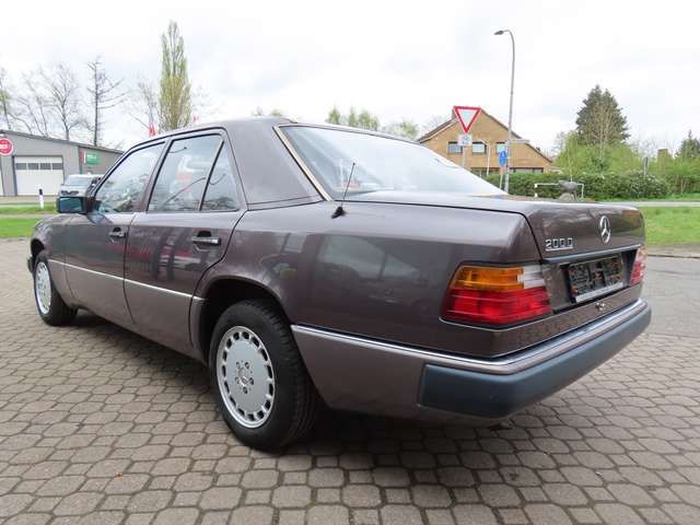 Mercedes-Benz E200 D W124 *H-Kennzeichen*HU neu*Klima*5-Gang*3.Hand*