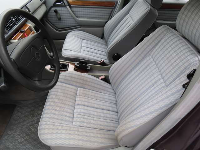 Mercedes-Benz E200 D W124 *H-Kennzeichen*HU neu*Klima*5-Gang*3.Hand*