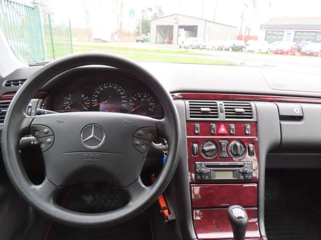 Mercedes-Benz E200 Classic W210 *nur 81 TKM*1.Hand*Klima*6-Gang*SHZ*