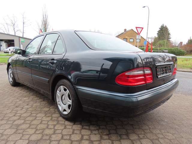 Mercedes-Benz E200 Classic W210 *nur 81 TKM*1.Hand*Klima*6-Gang*SHZ*