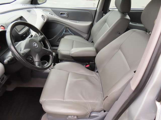 Nissan Almera Tino 1.8 Acenta Automatik*nur 77 TKM*HU a.W. neu*2.Hand