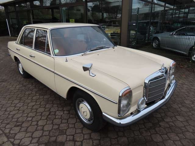 Mercedes-Benz 200 640w