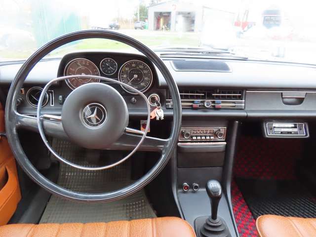 Mercedes-Benz 200 D /8 W115 *1.Hand*HU a.W. neu*Pappbrief*MB-Tex*