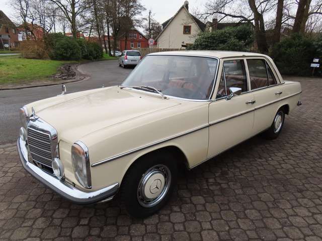 Mercedes-Benz 200 D /8 W115 *1.Hand*HU a.W. neu*Pappbrief*MB-Tex*