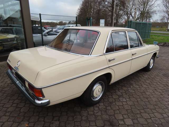 Mercedes-Benz 200 D /8 W115 *1.Hand*HU a.W. neu*Pappbrief*MB-Tex*