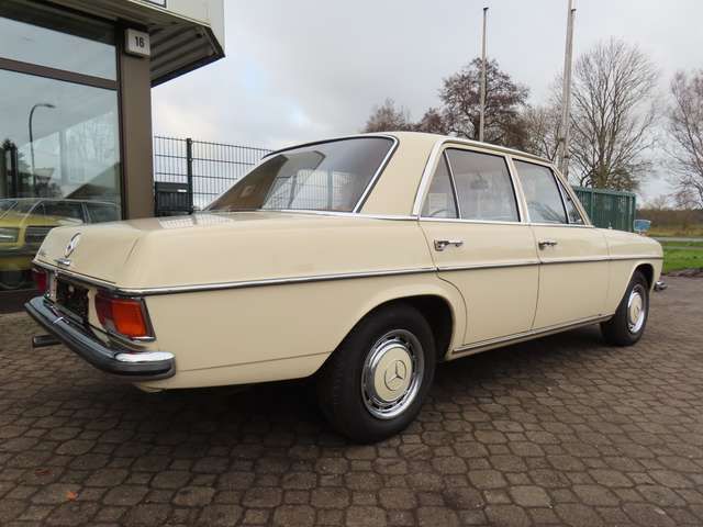 Mercedes-Benz 200 D /8 W115 *1.Hand*HU a.W. neu*Pappbrief*MB-Tex*