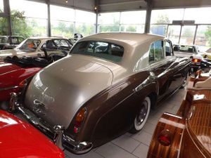 Bentley S2