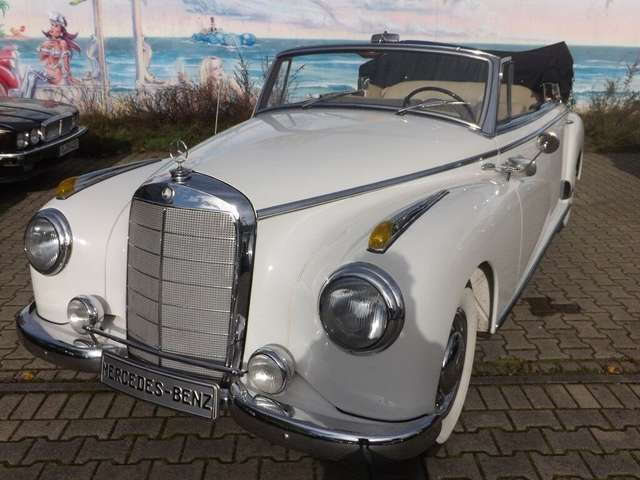 Mercedes-Benz 300 Adenauer Cabrio