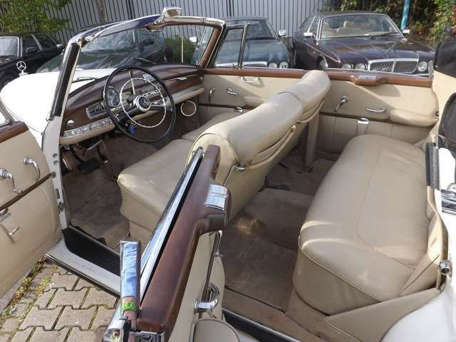 Mercedes-Benz 300 Adenauer Cabrio