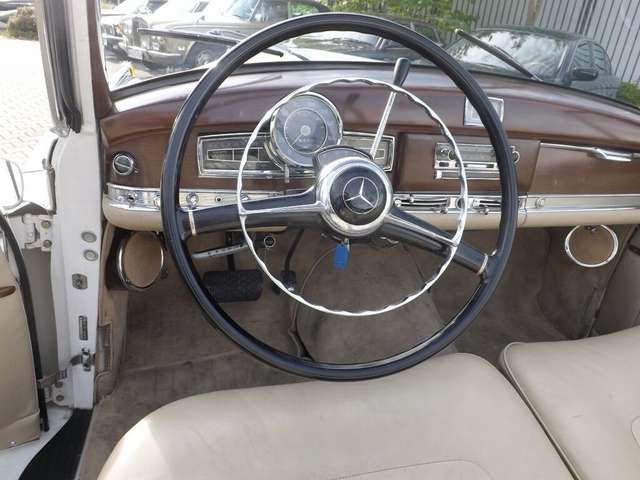 Mercedes-Benz 300 Adenauer Cabrio