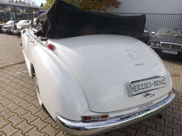 Mercedes-Benz 300 Adenauer Cabrio