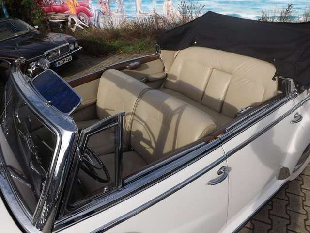 Mercedes-Benz 300 Adenauer Cabrio
